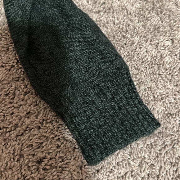 American Eagle Green knit sweater - Picture 5 of 5